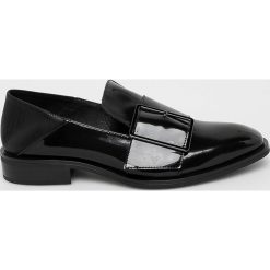 Gino Rossi - Mokasyny. Czarne mokasyny Gino Rossi, bez wzorów, z gumy, bez obcasa. W wyprzedaży za 299.90 zł.