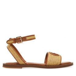 Sandały Guess. Brązowe sandały Guess, z aplikacjami, bez obcasa, na płaskiej podeszwie, bez zapięcia. Za 359.99 zł.