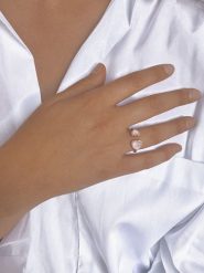 Les Favorites Pozłacany pierścionek z masą perłową i cyrkoniami rozmiar: 54. Różowe pierścionki Les Favorites, z cyrkonią, pozłacane. Za 121.99 zł.