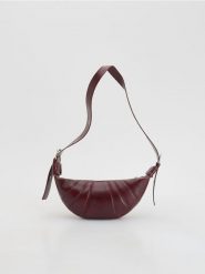 Torebka saszetka - bordowy. Czerwone torby na ramię Reserved, bez wzorów, ze skóry, klasyczne, bez dodatków. Za 129.99 zł.