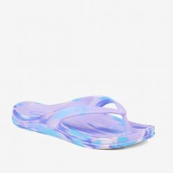 Damskie klapki Coqui. Fioletowe klapki Coqui, bez wzorów, bez obcasa. Za 134.99 zł.