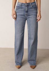 Niebieskie Bawełniane Jeansy z Wysokim Stanem i Szerokimi Nogawkami Marydia. Niebieskie jeansy Born2be, na co dzień, l, bez wzorów, z bawełny, z podwyższonym stanem, plus size. Za 109.99 zł.