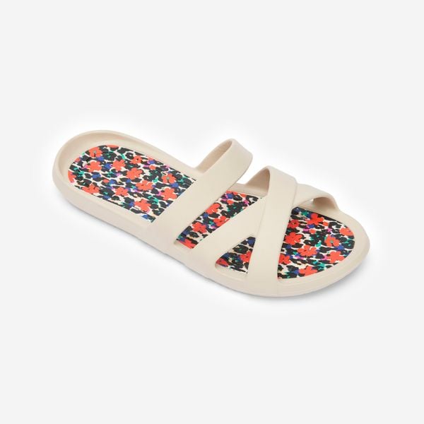 Klapki basenowe damskie Nabaiji Slap 500. Brązowe klapki DECATHLON, bez wzorów, z kauczuku, bez obcasa. Za 59.99 zł.