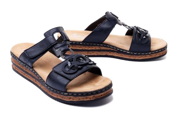 RIEKER 62936-14 blue, klapki damskie. Niebieskie klapki Rieker, bez wzorów, bez obcasa, na koturnie. Za 209.93 zł.