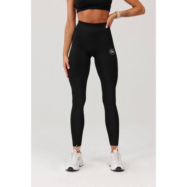 Damskie legginsy bezszwowe Rough Radical Seamless Glow Long. Czarne bielizna sportowa ROUGH RADICAL, bez wzorów. W wyprzedaży za 127.92 zł.
