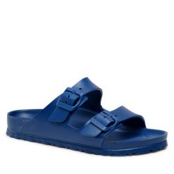 Klapki Birkenstock. Niebieskie klapki Birkenstock, bez wzorów, bez obcasa. Za 249.99 zł.