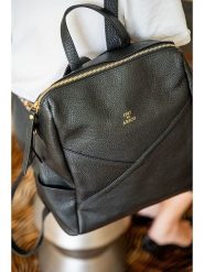 Abaco Skórzany plecak w kolorze czarnym - 25 x 35 x 14 cm rozmiar: onesize. Czarne plecaki Abaco, bez wzorów, z materiału. Za 410.94 zł.