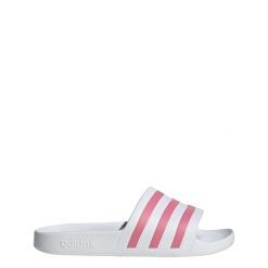 Klapki adilette Aqua. Białe klapki Adidas, bez wzorów, bez obcasa. Za 109.00 zł.