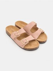 Klapki ze skórzaną wkładką - różowy. Czerwone klapki Sinsay, bez wzorów, bez obcasa. Za 39.99 zł.