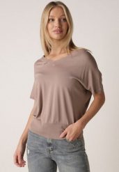 Brązowa Bluzka z Wiskozą o Nietoperzowym Kroju Oromeda. Brązowe bluzki Born2be, uniwersalny, bez wzorów, z jeansu, bez kołnierzyka, bez ramiączek. Za 79.99 zł.