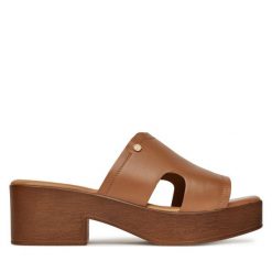 Klapki Lasocki. Brązowe klapki Lasocki, bez wzorów, bez obcasa. Za 159.99 zł.