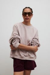 Bluza damska o kroju regular fit w kolorze PINK GARDENIA- PHENIX-UNI. Różowe bluzy Marsala, uniwersalny, bez wzorów, z bawełny, bez kaptura. Za 279.90 zł.