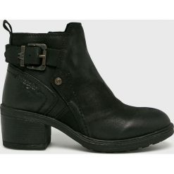Wrangler - Botki Vail. Czarne botki Wrangler, bez wzorów, z materiału, bez obcasa, bez zapięcia. W wyprzedaży za 329.90 zł.