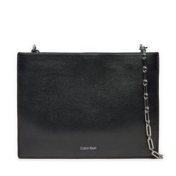 Torebka Calvin Klein. Czarne torebki klasyczne Calvin Klein, bez wzorów, bez dodatków. Za 309.99 zł.