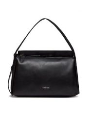 Calvin Klein Torebka Gracie K60K611661 Czarny. Czarne torebki klasyczne Calvin Klein, bez wzorów, ze skóry, bez dodatków. Za 379.99 zł.