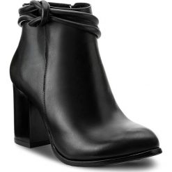 Botki BALDACCINI - 949500-J Granatta Magnet. Niebieskie botki Baldaccini, z aplikacjami, ze skóry, bez obcasa, na obcasie, bez zapięcia. W wyprzedaży za 259.00 zł.