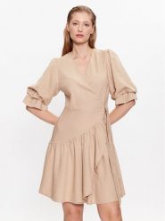 YAS Sukienka codzienna 26029985 Brązowy Regular Fit. Brązowe sukienki YAS, na co dzień, xs, bez wzorów, z wiskozy, bez kołnierzyka, bez ramiączek, proste. Za 249.99 zł.