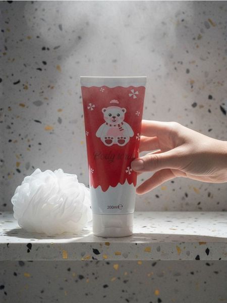 Peeling do ciała z motywem zimowym - wielobarwny. Peelingi Sinsay. Za 15.99 zł.