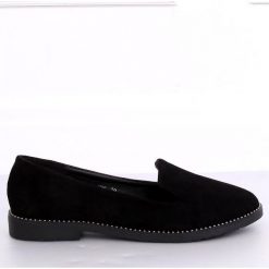 Mokasyny lordsy czarne N90 Black. Czarne lordsy ButyModne, z aplikacjami, z zamszu, bez obcasa, bez zapięcia. W wyprzedaży za 89.00 zł.