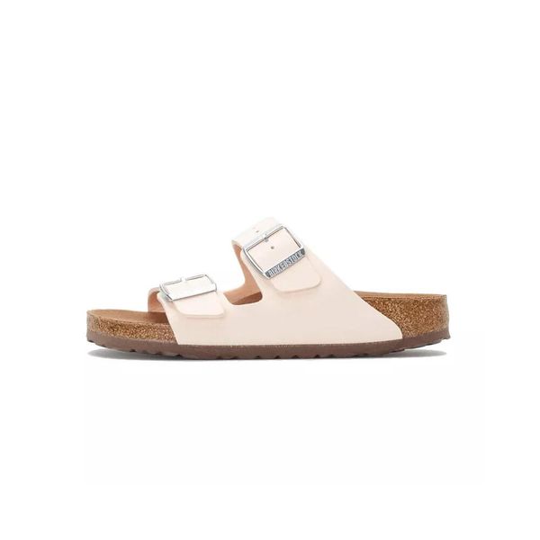 Klapki damskie Birkenstock Arizona Vegan BF. Brązowe klapki Birkenstock, bez wzorów, z materiału, bez obcasa. Za 464.85 zł.