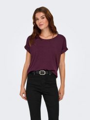 ONLY Koszulka w kolorze bordowym rozmiar: XL. Czerwone bluzki Only, xl, bez wzorów, bez kołnierzyka, bez ramiączek. Za 60.95 zł.