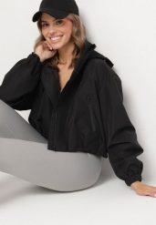 Czarna Kurtka Wiatrówka o Kroju Oversize Natilessa. Czarne kurtki sportowe Born2be, na wiosnę, l, bez wzorów, z jeansu, trekkingowe. Za 179.99 zł.