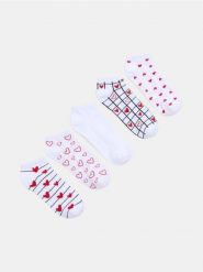 Prążkowane skarpetki ze wzorem 5 pack - biały. Białe skarpety Sinsay, bez wzorów, prążkowane. Za 9.99 zł.