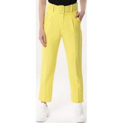 Żółte Spodnie Graceful. Żółte spodnie materiałowe Born2be, l, bez wzorów, z materiału. Za 59.99 zł.