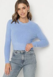 Niebieski Krótki Sweter Puchaty Dindra. Niebieskie swetry Born2be, bez wzorów, z dzianiny, bez ramiączek. Za 59.99 zł.