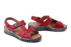 MANITU 910327-04 rot, sandały damskie. Czerwone sandały Manitu, bez wzorów, ze skóry, bez obcasa, bez zapięcia. Za 269.90 zł.