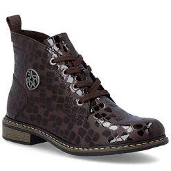 Botki damskie lakierowane kroko brązowe Rieker 71205-25. Brązowe botki Rieker, bez wzorów, z lakierowanej skóry, bez obcasa, bez zapięcia. Za 359.00 zł.