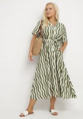 Zielona Pudełkowa Sukienka z Wiskozy w Geometryczny Wzór z Paskiem Luniretia. Zielone sukienki Born2be, na co dzień, na lato, xl, bez wzorów, z wiskozy, eleganckie, bez kołnierzyka, bez ramiączek, maxi. Za 59.99 zł.