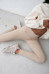 Legginsy damskie z prążkowanej dzianiny w kolorze CLASSIC BEIGE - HIPS-S. Brązowe legginsy Marsala, s, bez wzorów, z bawełny. W wyprzedaży za 56.97 zł.