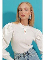 Trendyol Bluzka w kolorze białym rozmiar: M. Białe bluzki Trendyol, m, bez wzorów, bez kołnierzyka, bez ramiączek. Za 66.00 zł.