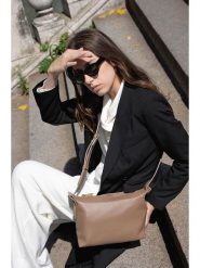 Maison héritage PARIS Skórzana torebka "July" w kolorze szarobrązowym - 33 x 20 x 13 cm rozmiar: onesize. Brązowe torby na ramię Maison héritage PARIS, bez wzorów, z materiału, na ramię, bez dodatków. Za 313.27 zł.