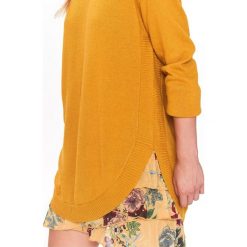 SWETER DAMSKI W MODNYM FASONIE. Swetry marki TOP SECRET. W wyprzedaży za 59.99 zł.