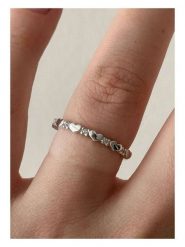 Lodie Silver Pierścionek z cyrkoniami rozmiar: onesize. Szare pierścionki Lodie Silver, z cyrkonią, z mosiądzu. Za 39.99 zł.