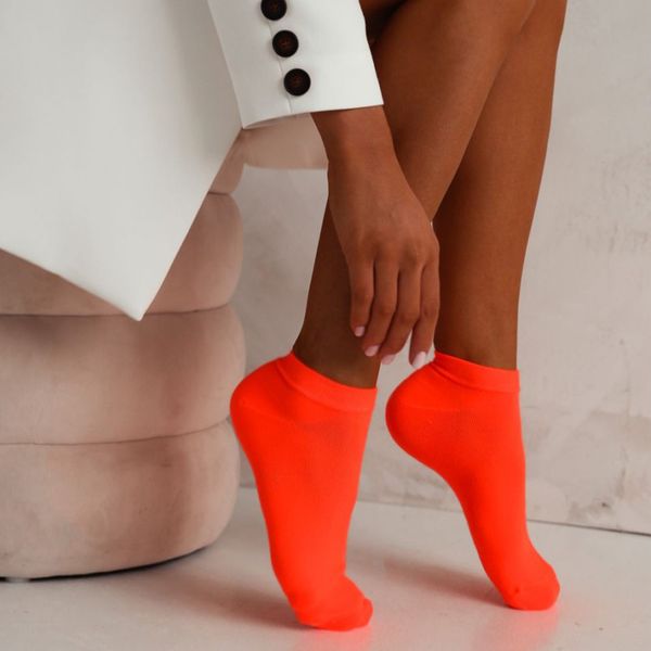 Bawełniane stopki GŁADKIE NEON POMARAŃCZ 824. Skarpety Milena, bez wzorów, z bawełny. Za 13.90 zł.