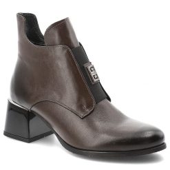 Botki damskie Armodo o eleganckim fasonie z gładką cholewką ozdobną gumą i stabilnym obcasem ciemnobrązowe, 60560 S.Czekolada+C. Brązowe botki Armodo, bez wzorów, z gumy, bez obcasa, bez zapięcia. Za 439.00 zł.
