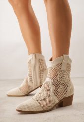 Beżowe Ażurowe Botki Kowbojki z Haftem na Niskim Obcasie Typu Stożek Bertolina. Brązowe botki Born2be, w ażurowe wzory, z jeansu, bez obcasa, na obcasie, bez zapięcia. Za 139.99 zł.