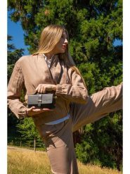 Christian Laurier Skórzana torebka "Claude" w kolorze czarnym - 19 x 10 x 5 cm rozmiar: onesize. Czarne torby na ramię Christian Laurier, bez wzorów, z materiału, na ramię, bez dodatków. Za 173.99 zł.