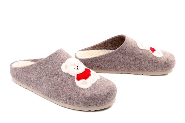 Dr. Brinkmann 320205-08 beige, klapki damskie. Brązowe klapki Dr. Brinkmann, bez wzorów, bez obcasa. Za 175.90 zł.