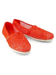 TOMS Espadryle w kolorze czerwonym rozmiar: 37. Czerwone espadryle Toms, bez wzorów, bez obcasa, bez zapięcia. Za 114.45 zł.