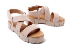 TAMARIS 28280-38 377 antelope nubuc, sandały damskie. Brązowe sandały Tamaris, bez wzorów, z gumy, bez obcasa, bez zapięcia. Za 319.90 zł.