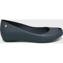 Melissa - Baleriny Ultragirl Basic. Niebieskie baleriny Melissa, bez wzorów, z gumy, bez obcasa. W wyprzedaży za 219.90 zł.