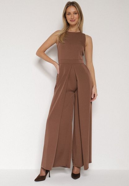 Brązowy Elegancki Kombinezon z Ozdobnymi Zakładkami Zellysha. Brązowe sukienki Born2be, na co dzień, s, z aplikacjami, eleganckie, bez kołnierzyka, bez ramiączek, proste. Za 149.99 zł.