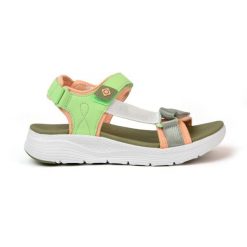 Sandały turystyczne TRAPANI – zapięcie na podwójny rzep, podeszwa EVA i komfort. Zielone sandały Izas, bez wzorów, bez obcasa, bez zapięcia. W wyprzedaży za 226.04 zł.