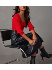 Milan Kiss Sweter w kolorze czerwonym rozmiar: L. Czerwone swetry Milan Kiss, l, bez wzorów, bez ramiączek. Za 126.99 zł.