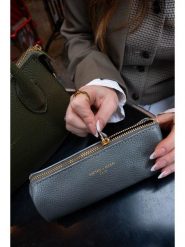 Victor & Hugo Paris Skórzana kosmetyczka "Laya" w kolorze szarym - 20 x 10 x 3 cm rozmiar: onesize. Szare kufry i kosmetyczki Victor & Hugo Paris, bez wzorów, z materiału, bez dodatków. Za 100.99 zł.