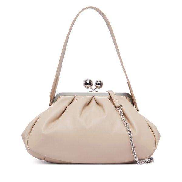 Torebka Weekend Max Mara. Brązowe torebki klasyczne Weekend Max Mara, bez wzorów, bez dodatków. Za 1,839.00 zł.